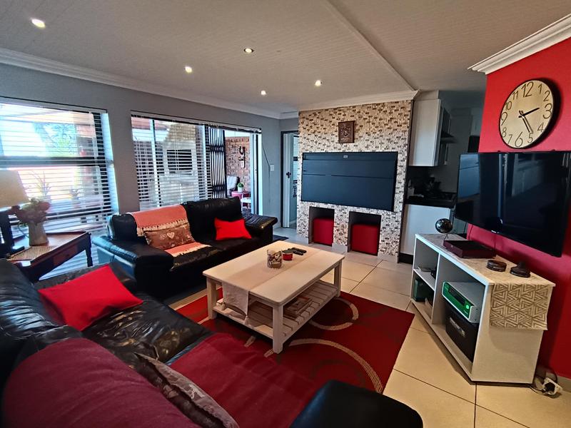 3 Bedroom Property for Sale in Hartenbos Western Cape